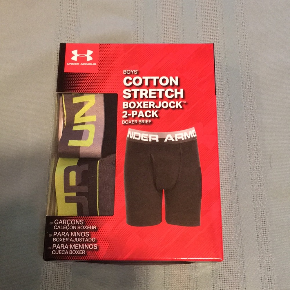 Under Armour Boys 2-pack cotton Boxer Briefs size Medium NEW in BOX Comfortable